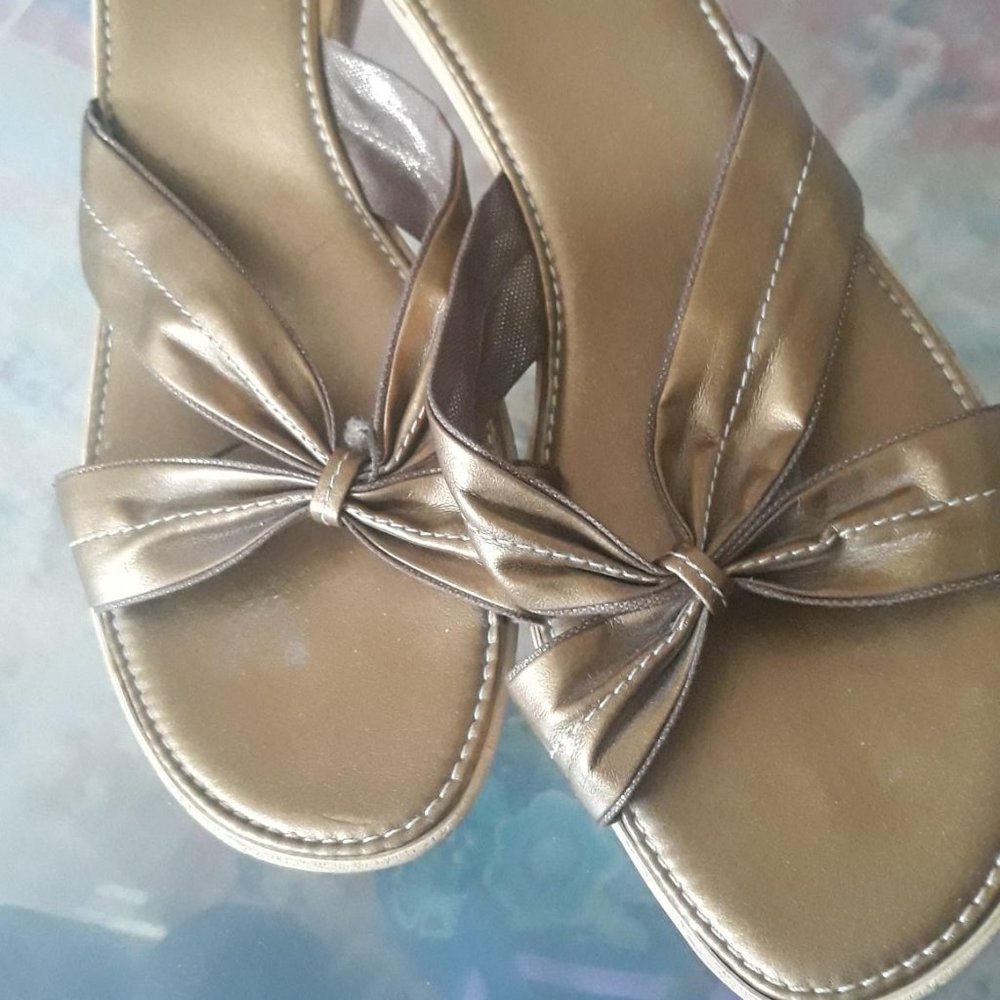 Italian Shoemakers, Gold Wedge Sandals, Size 10, Made in Italy